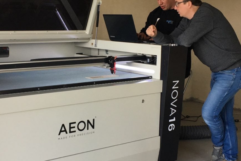 maquina de grabado laser equipo